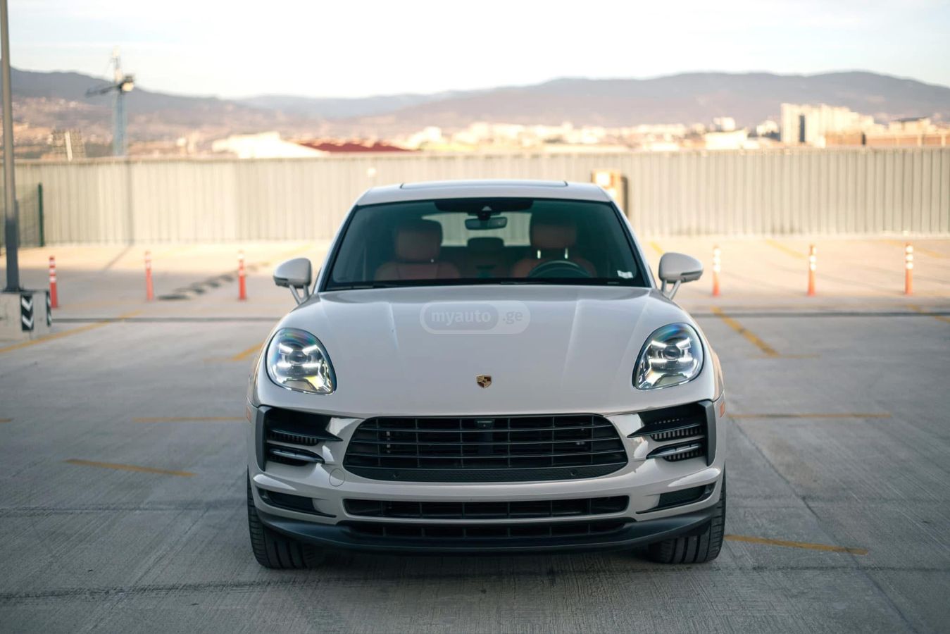 Porsche Macan 2023 — photo 2