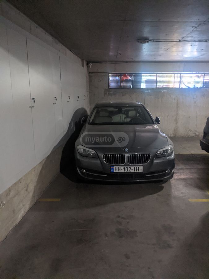 BMW 528 2010 — photo 2