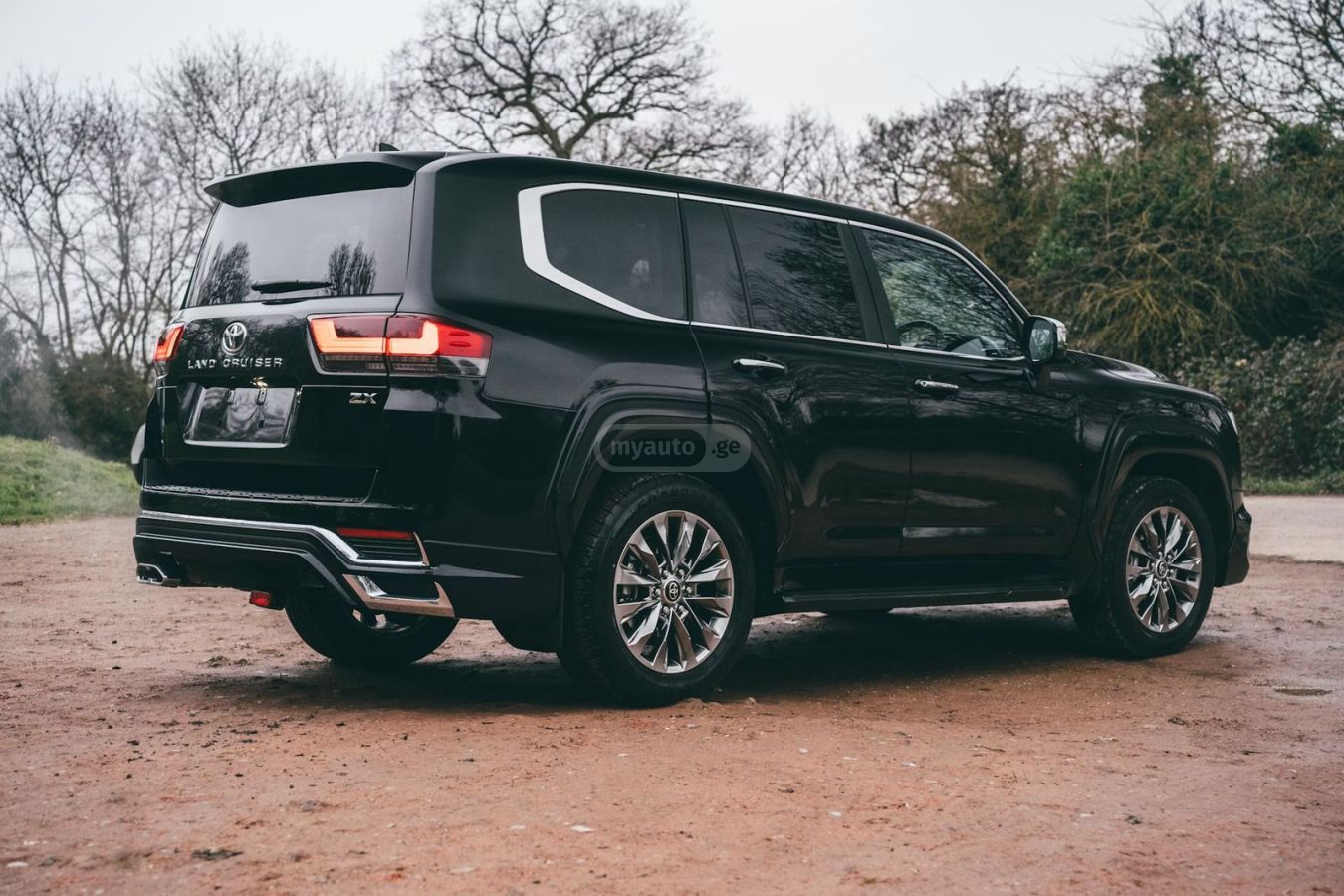Toyota Land Cruiser 2023 — photo 2