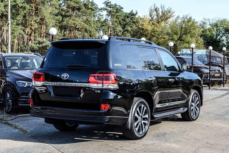 Toyota Land Cruiser 2021 — photo 2