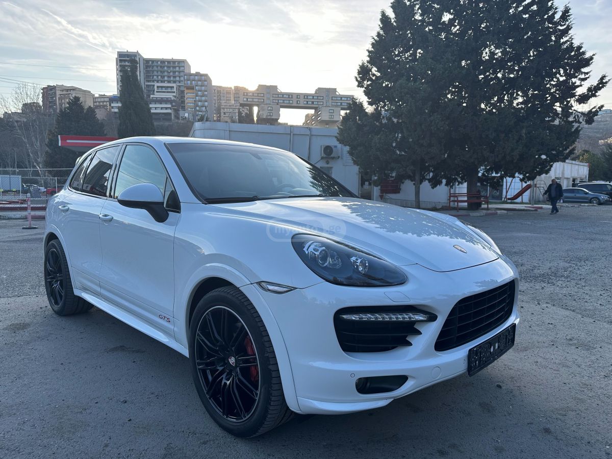 Porsche Cayenne 2013 — photo 2