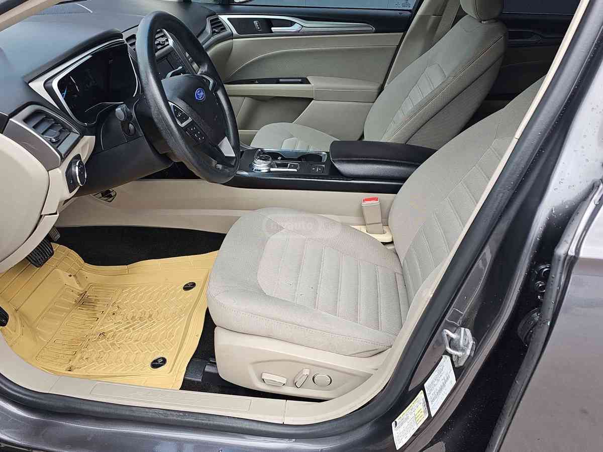 Ford Fusion 2018 — photo 2