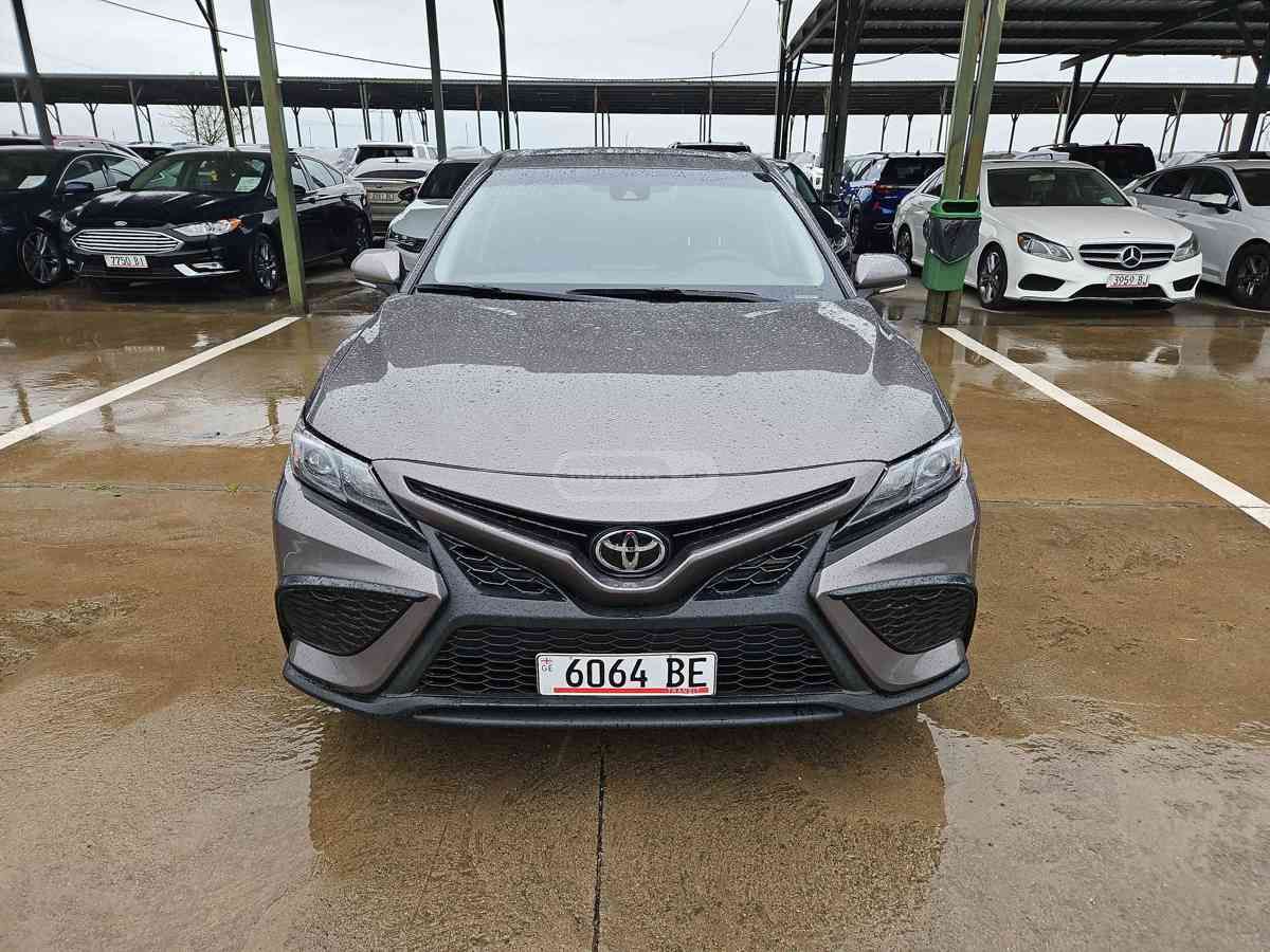Toyota Camry 2024 — photo 2