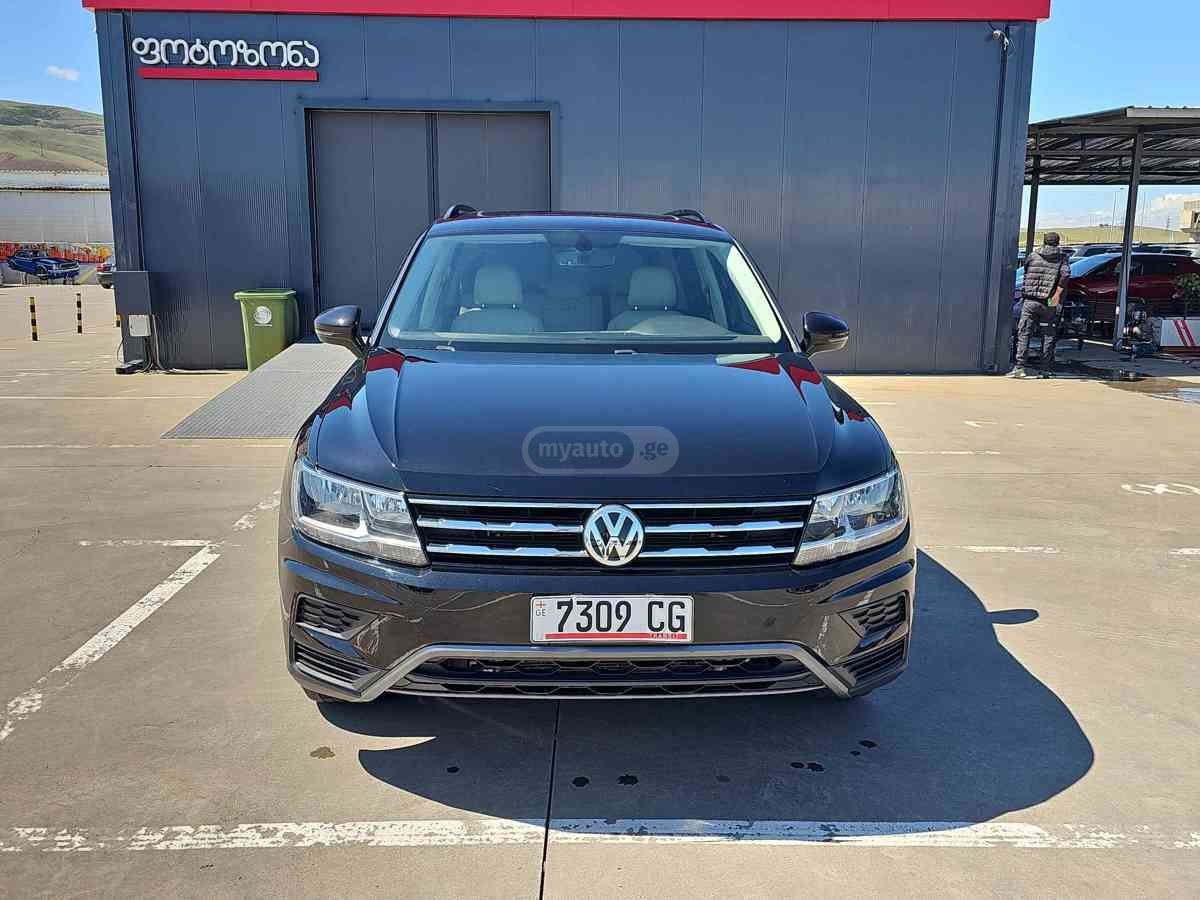 Volkswagen Tiguan 2021 — photo 2