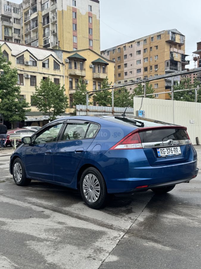 Toyota Prius 2014 — photo 2