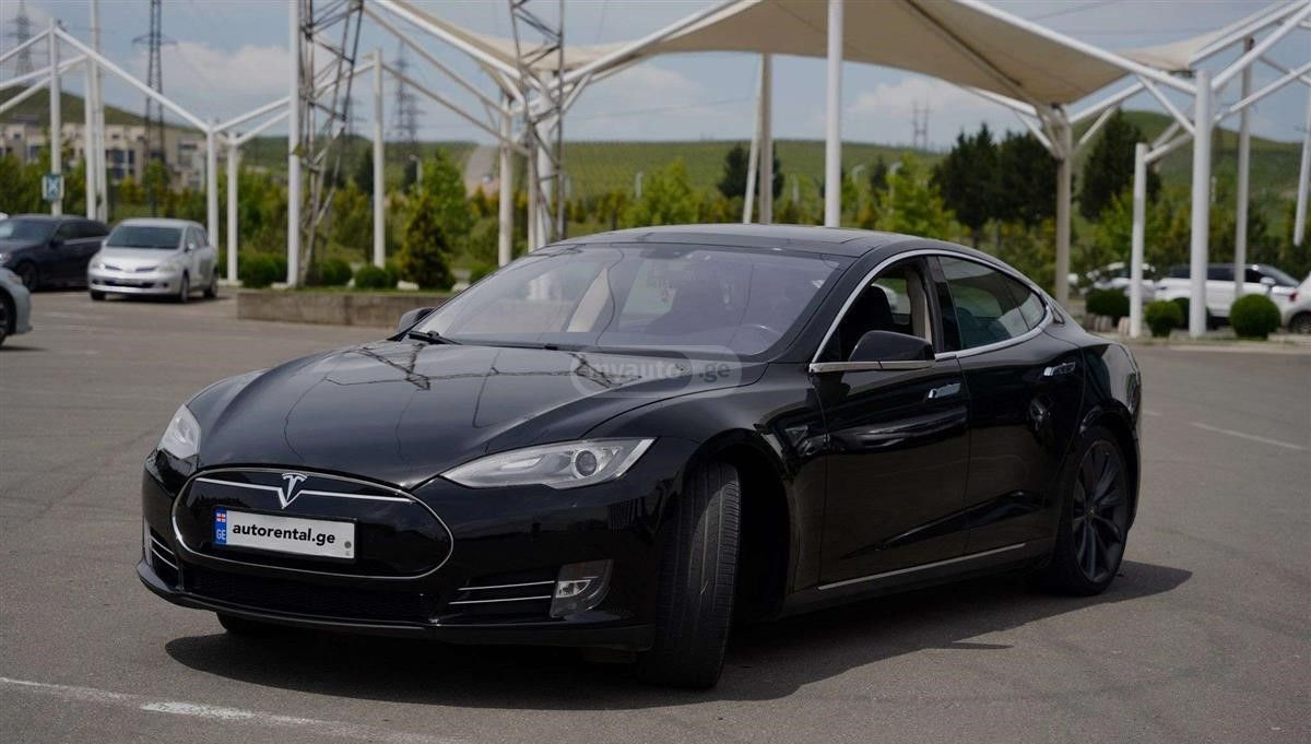 Tesla Model S 2015 — photo 2