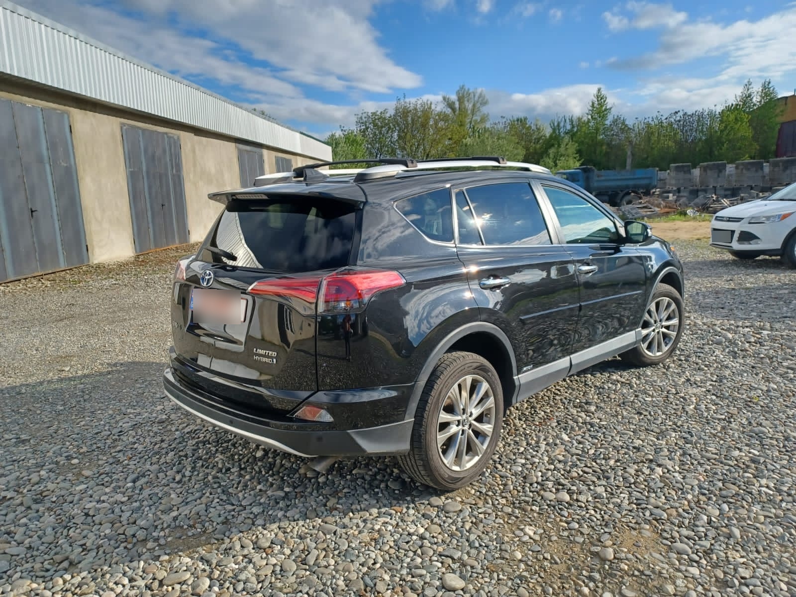 Toyota RAV4 2018 — photo 2