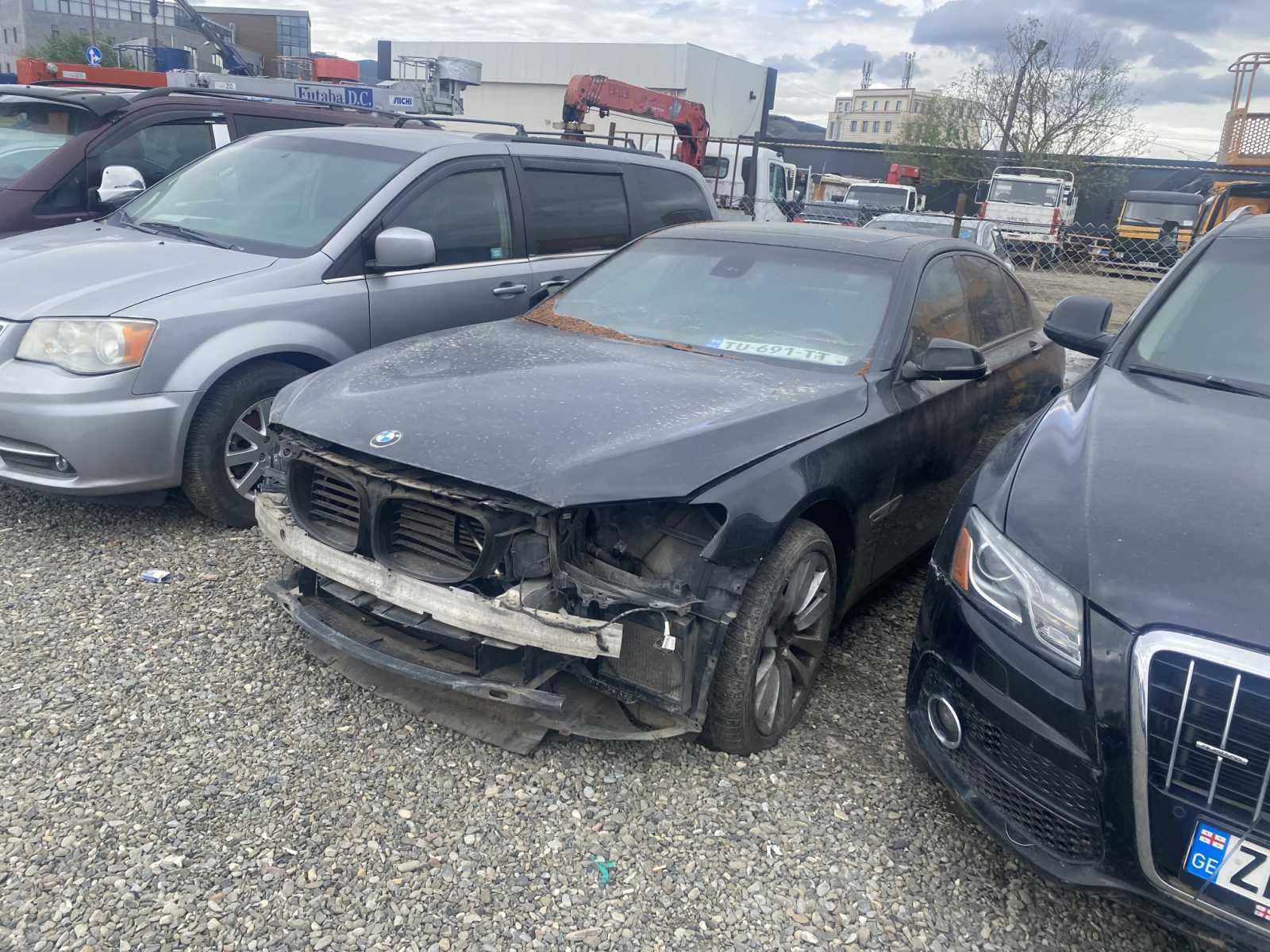 BMW 750 2013 — photo 2