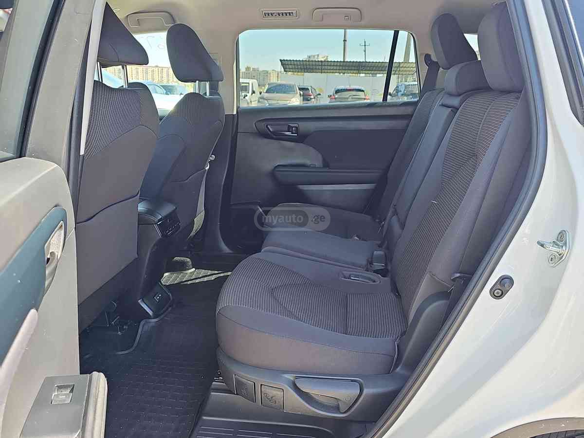 Toyota Highlander 2023 — photo 2