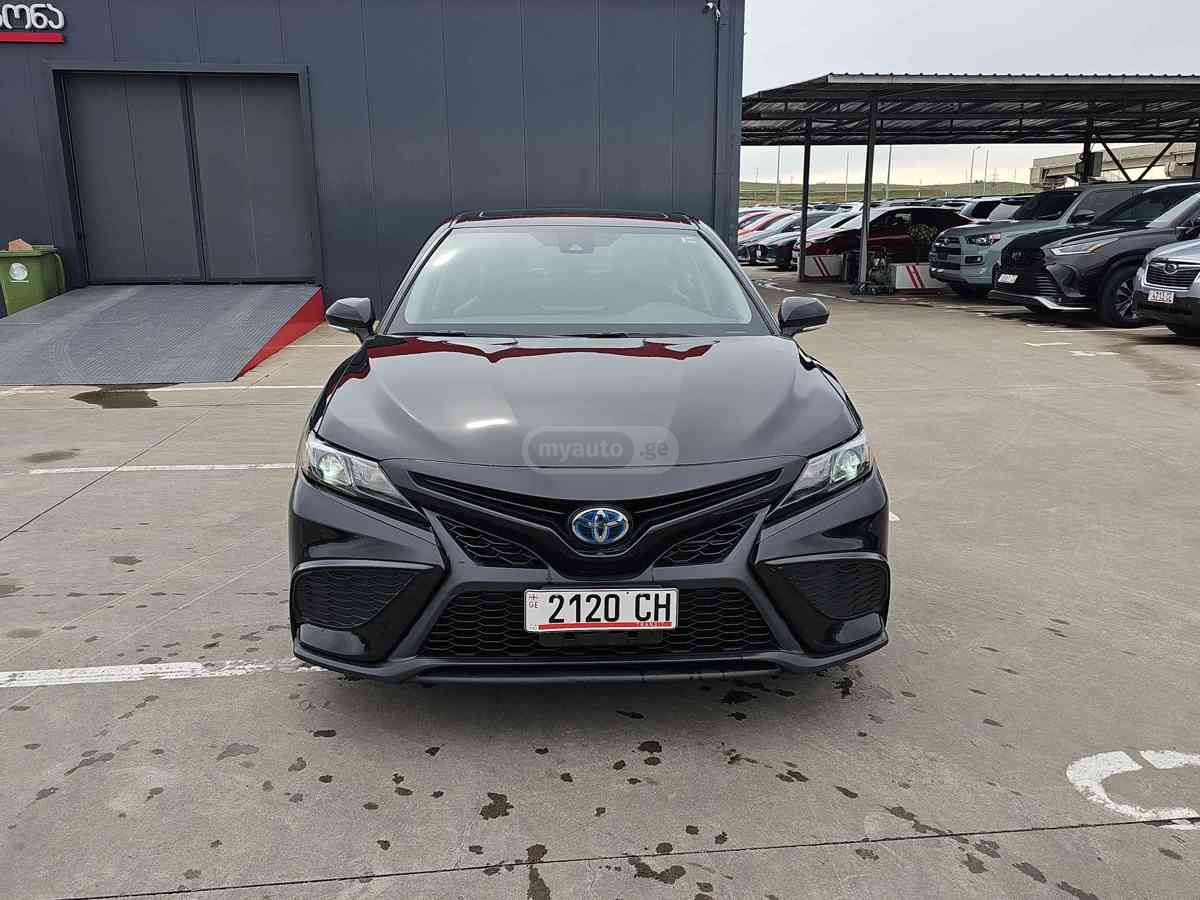 Toyota Camry 2021 — photo 2