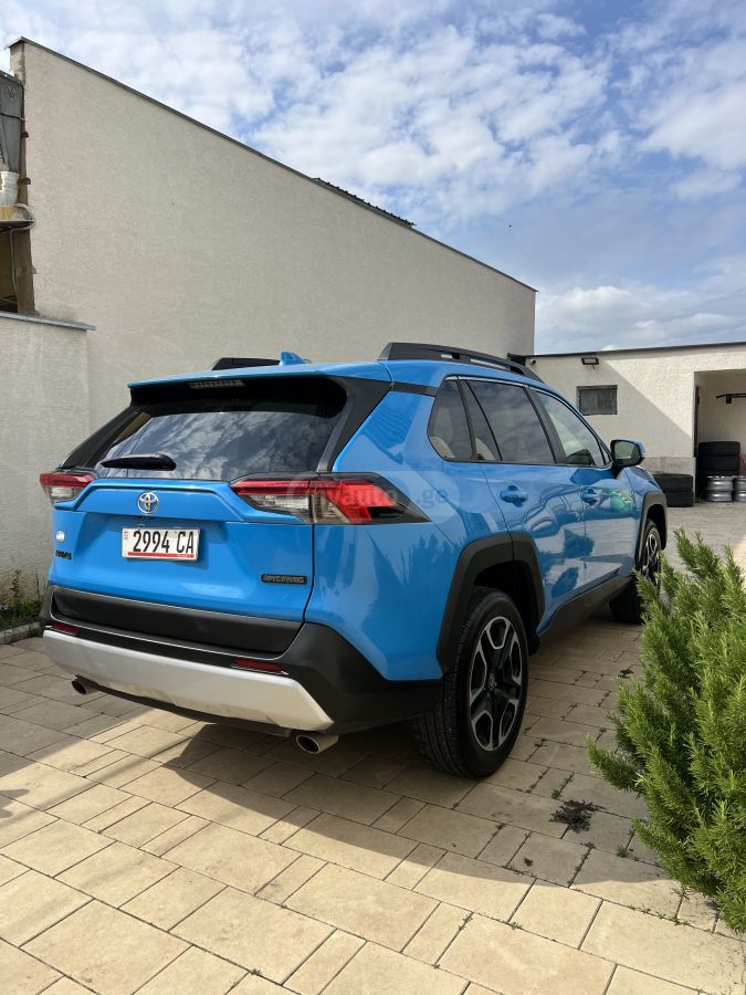 Toyota RAV4 2021 — photo 2