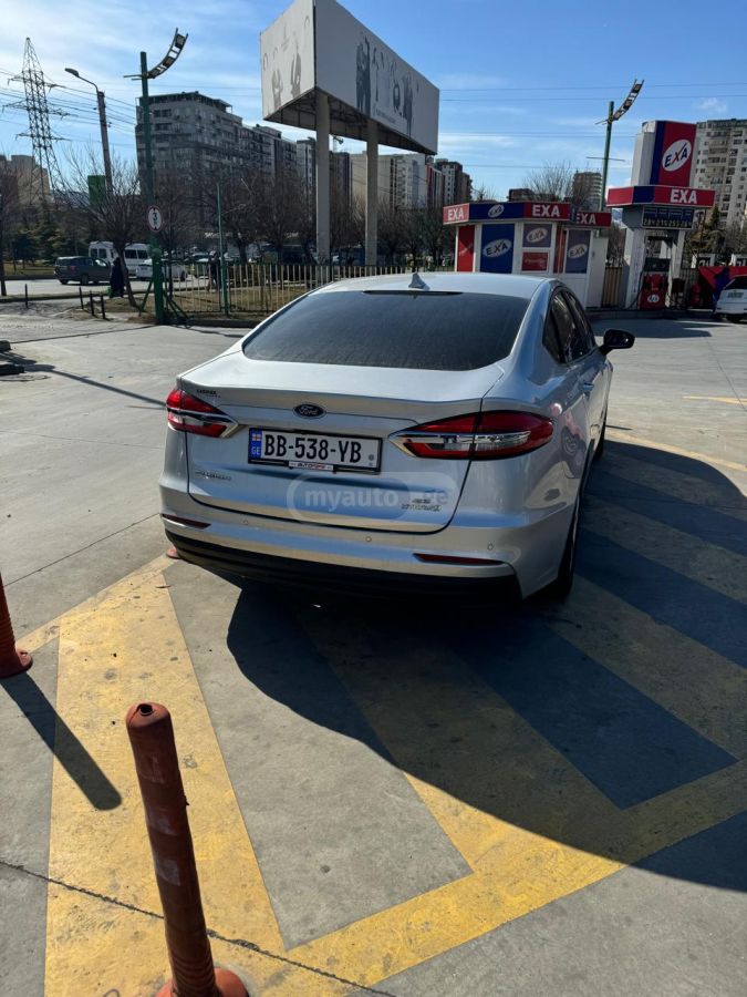 Ford Fusion 2019 — photo 2