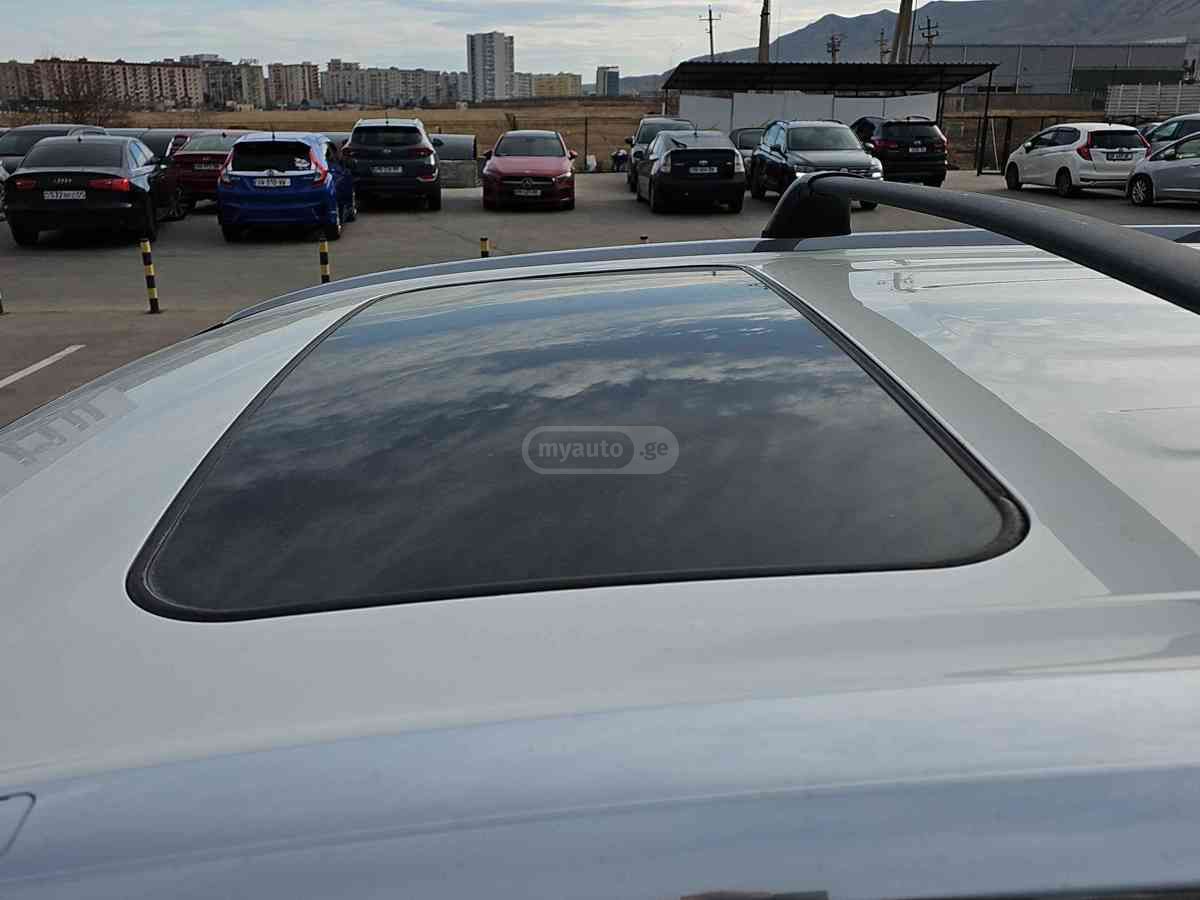 Toyota Highlander 2019 — photo 2