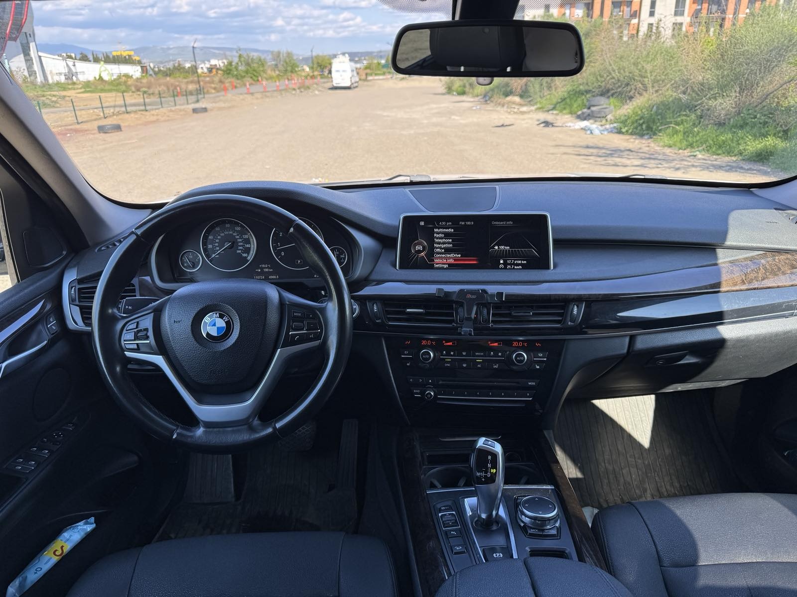 BMW X5 2016 — photo 2