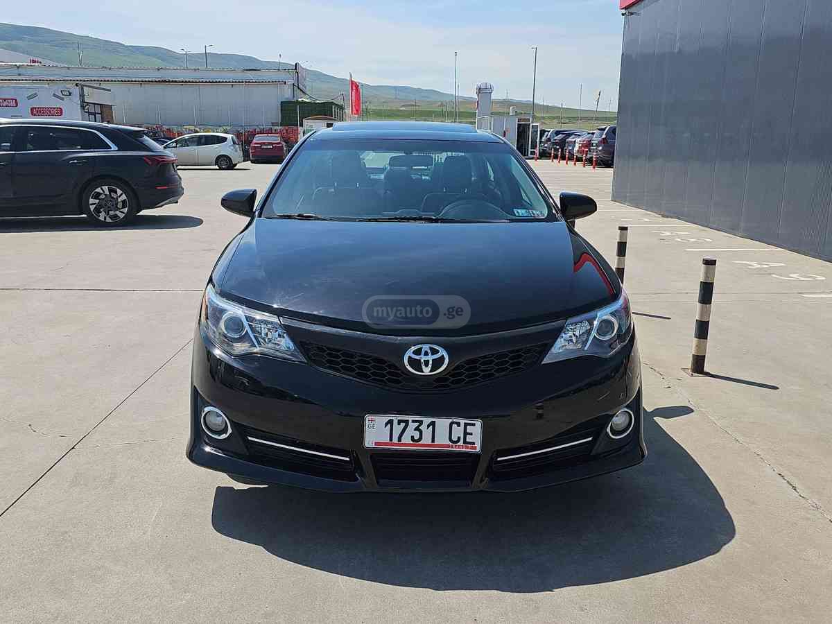 Toyota Camry 2014 — photo 2