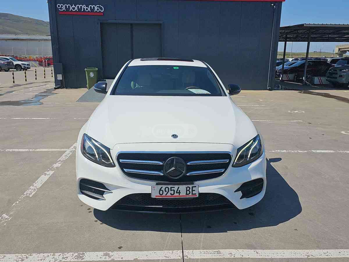 Mercedes-Benz E 300 2018 — photo 2