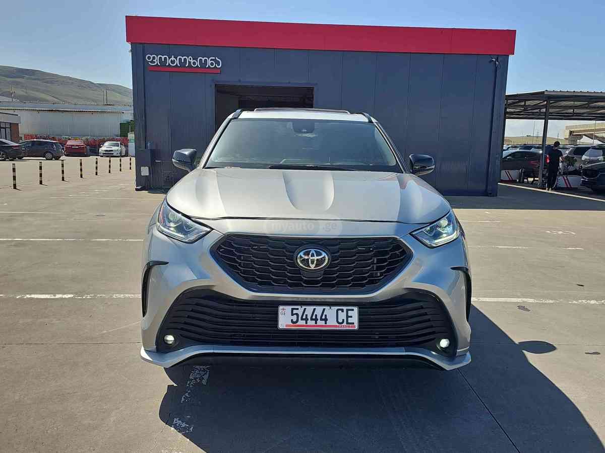Toyota Highlander 2022 — photo 2