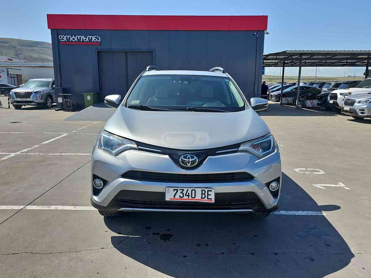 Toyota RAV4 2017 — photo 2