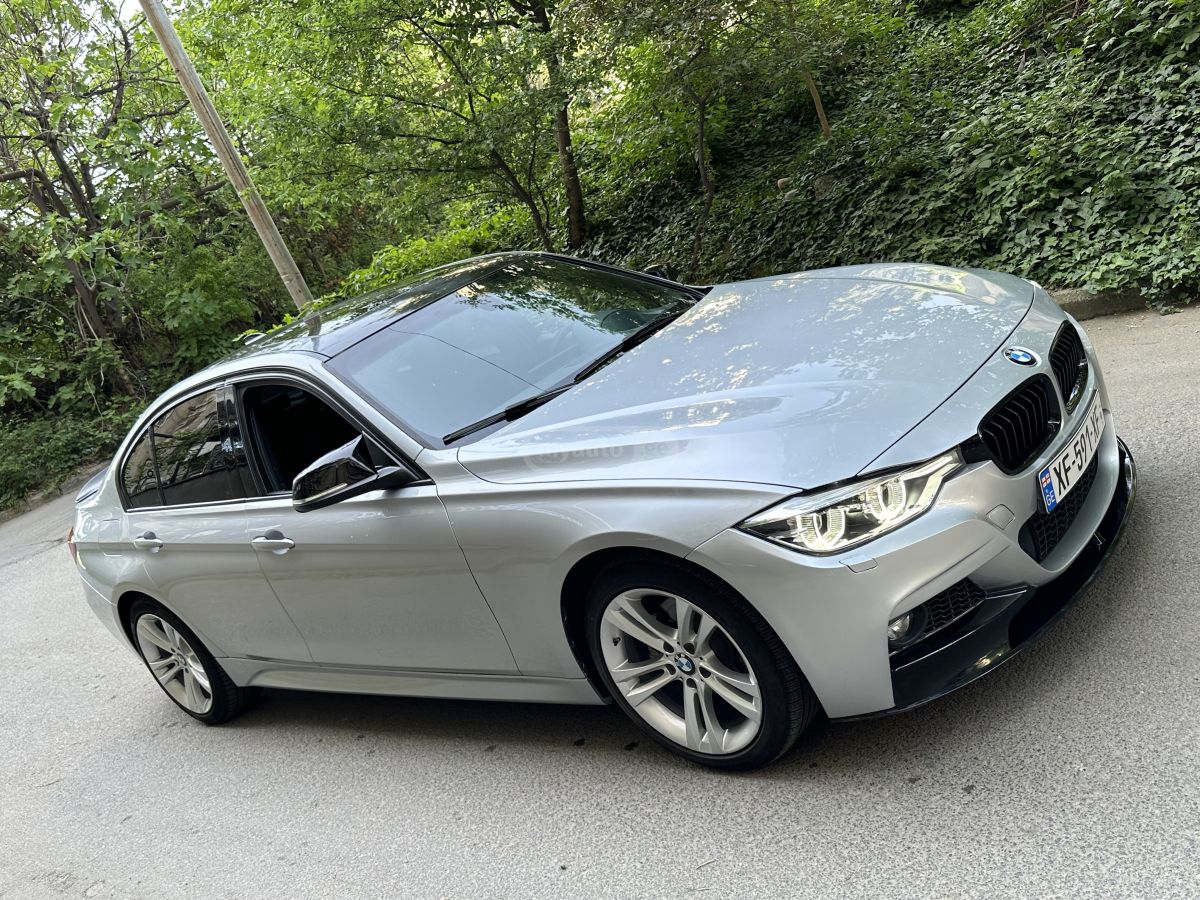 BMW 330