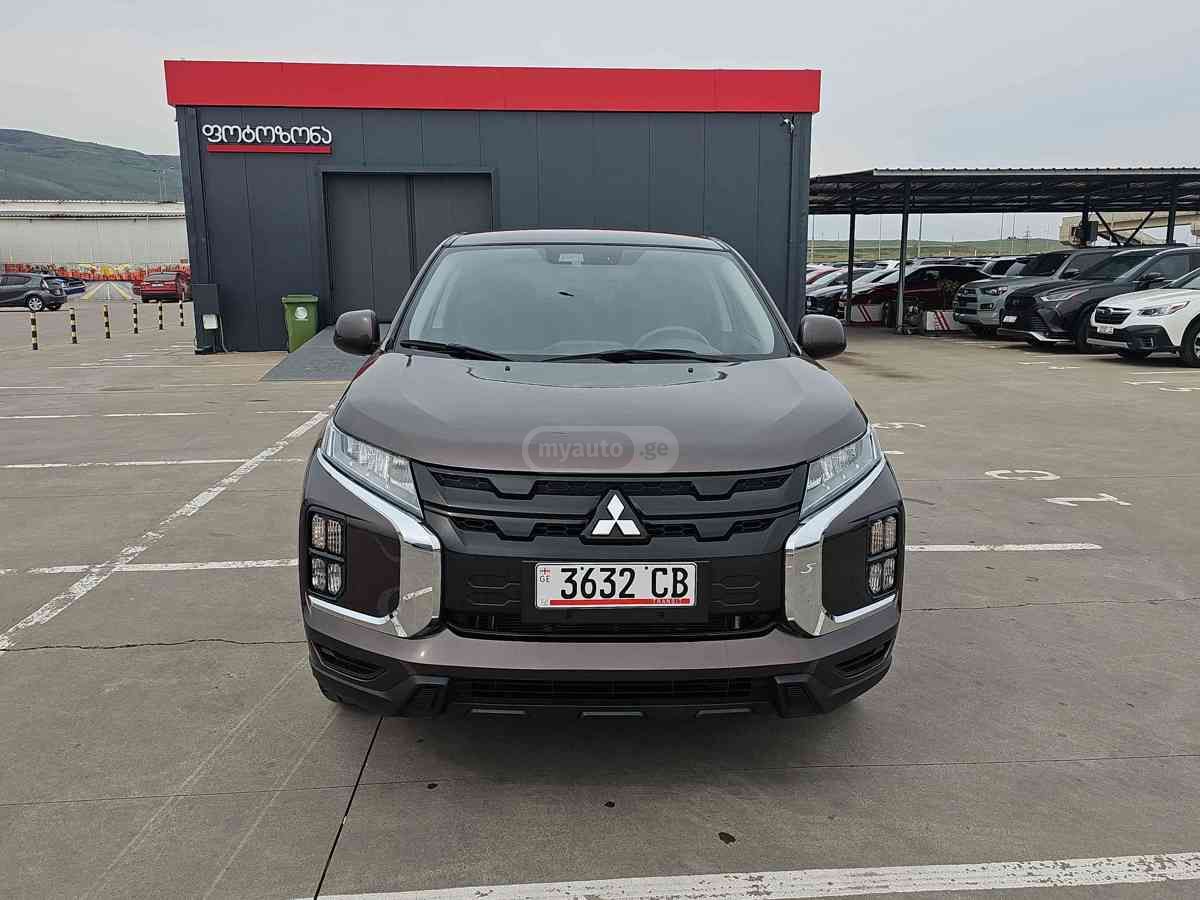 Mitsubishi Outlander 2021 — photo 2