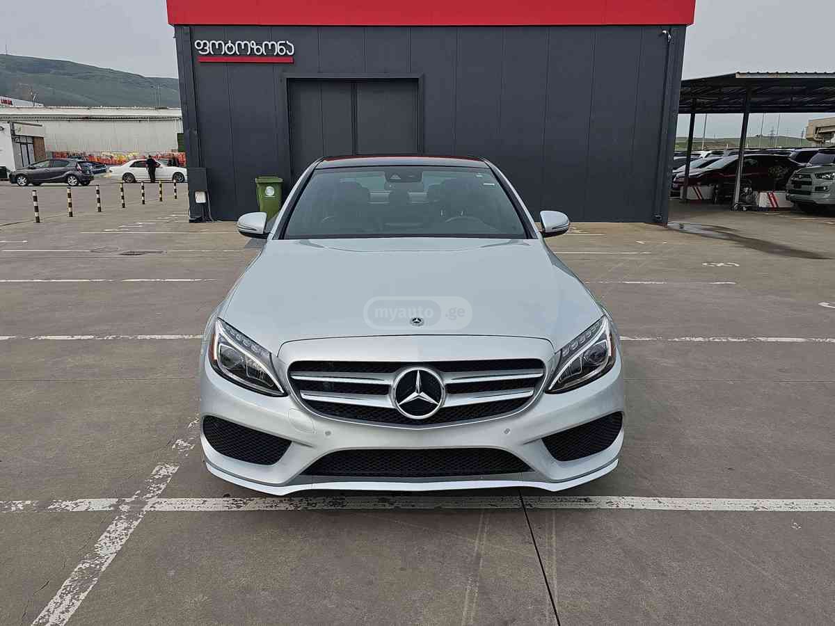 Mercedes-Benz C 300 2016 — photo 2