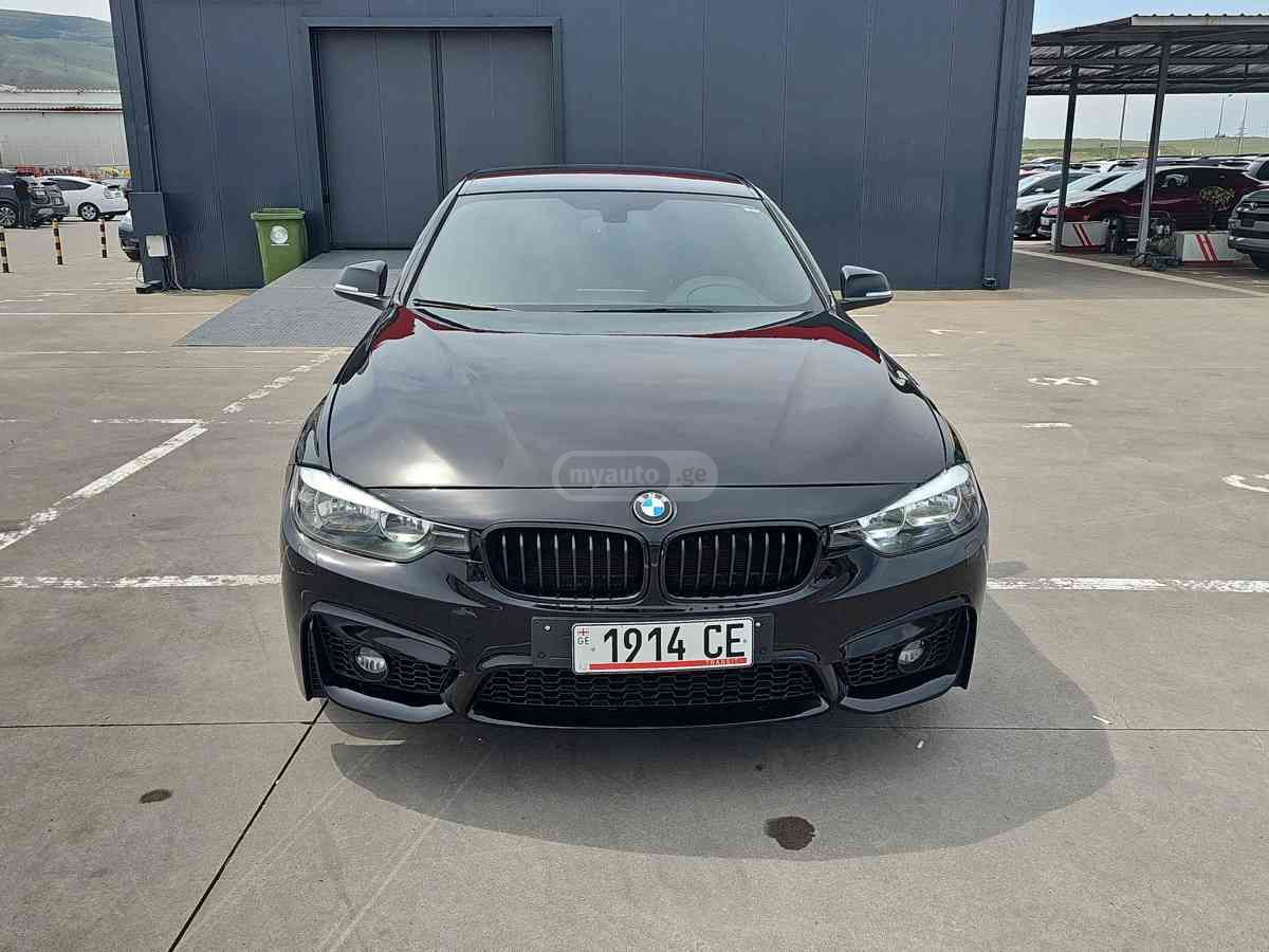 BMW 330 2017 — photo 2