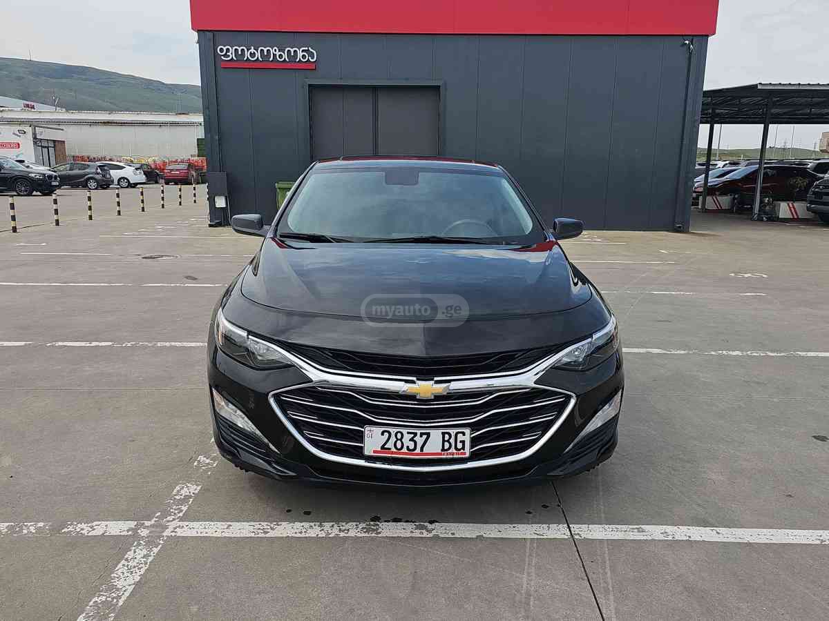Chevrolet Malibu 2021 — photo 2