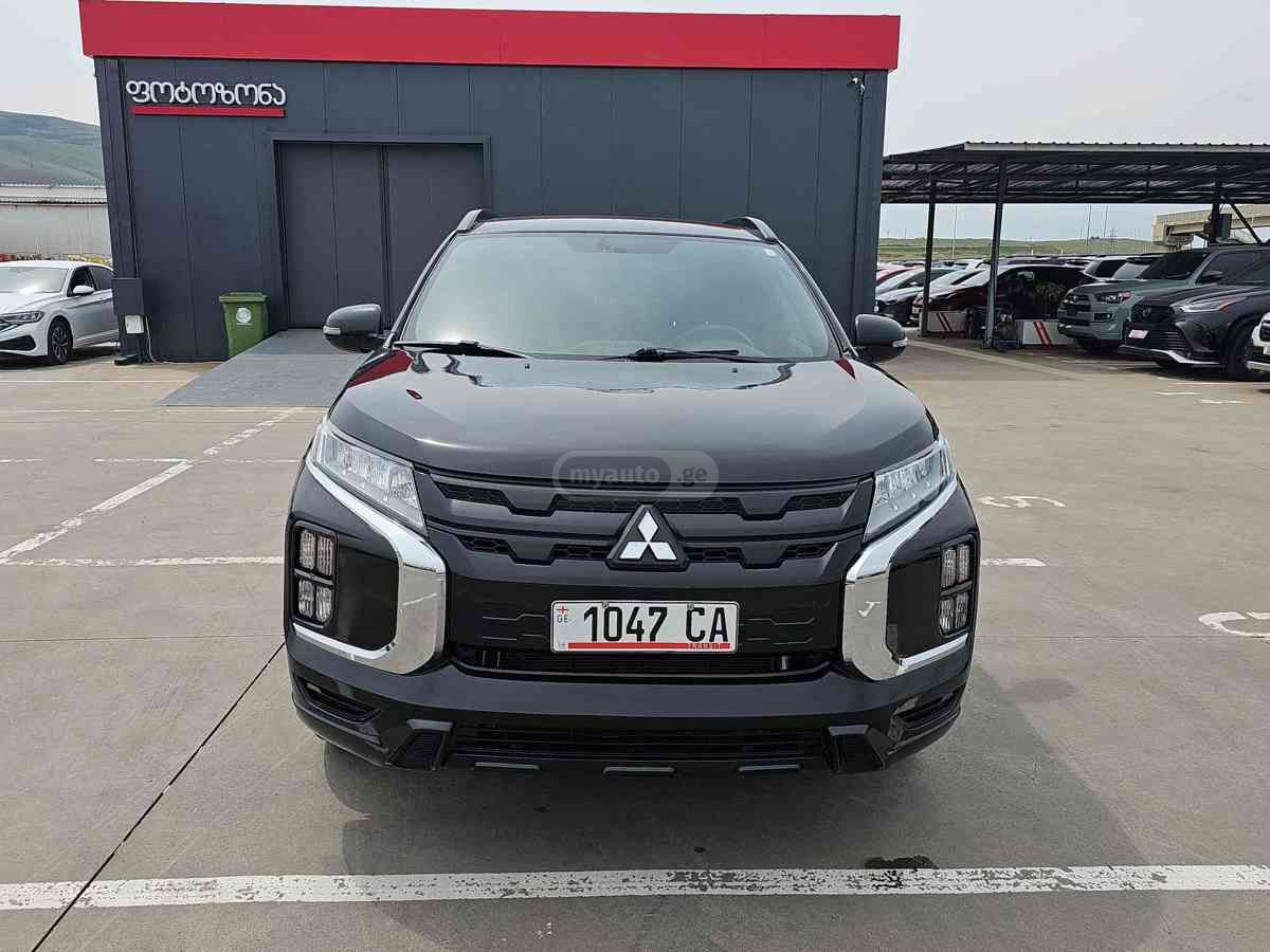 Mitsubishi Outlander 2021 — photo 2
