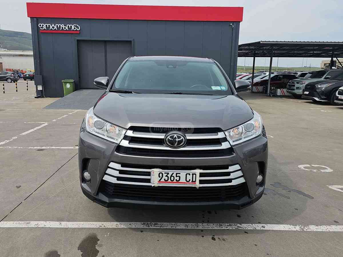 Toyota Highlander 2017 — photo 2