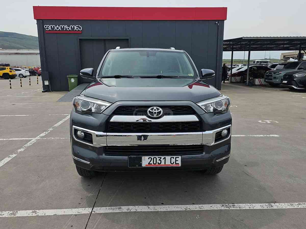 Toyota 4 Runner 2017 — photo 2