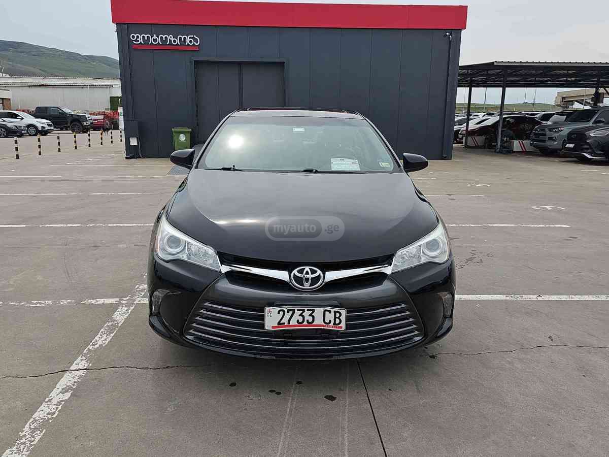 Toyota Camry 2015 — photo 2