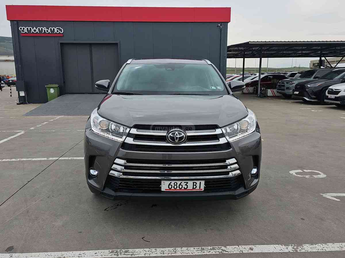 Toyota Highlander 2019 — photo 2