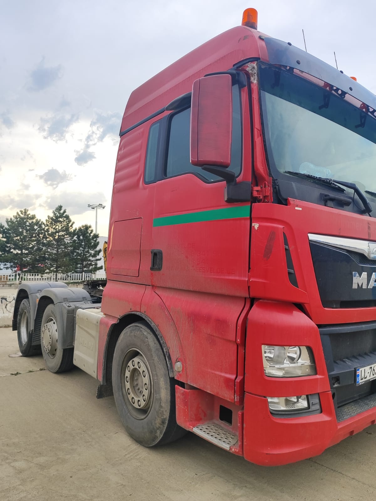 Isuzu TGX 2014 — photo 2
