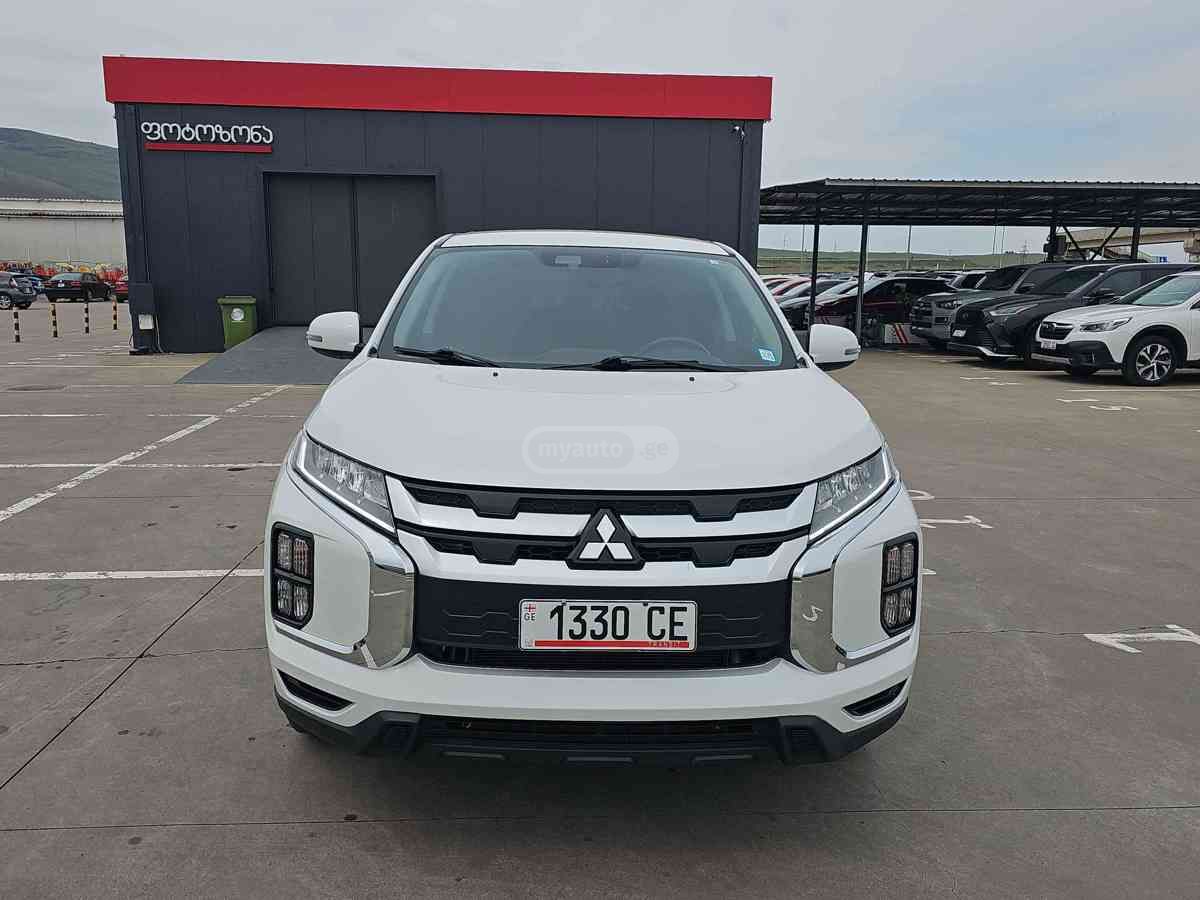 Mitsubishi Outlander 2021 — photo 2