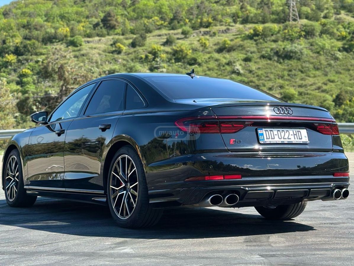 Audi S8 2024 — photo 2