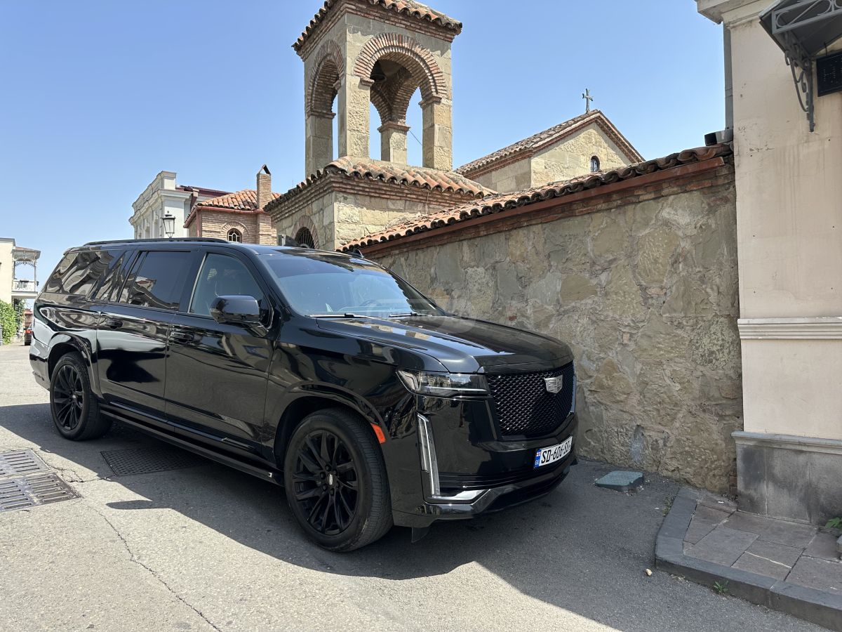 Cadillac Escalade 2024 — photo 2