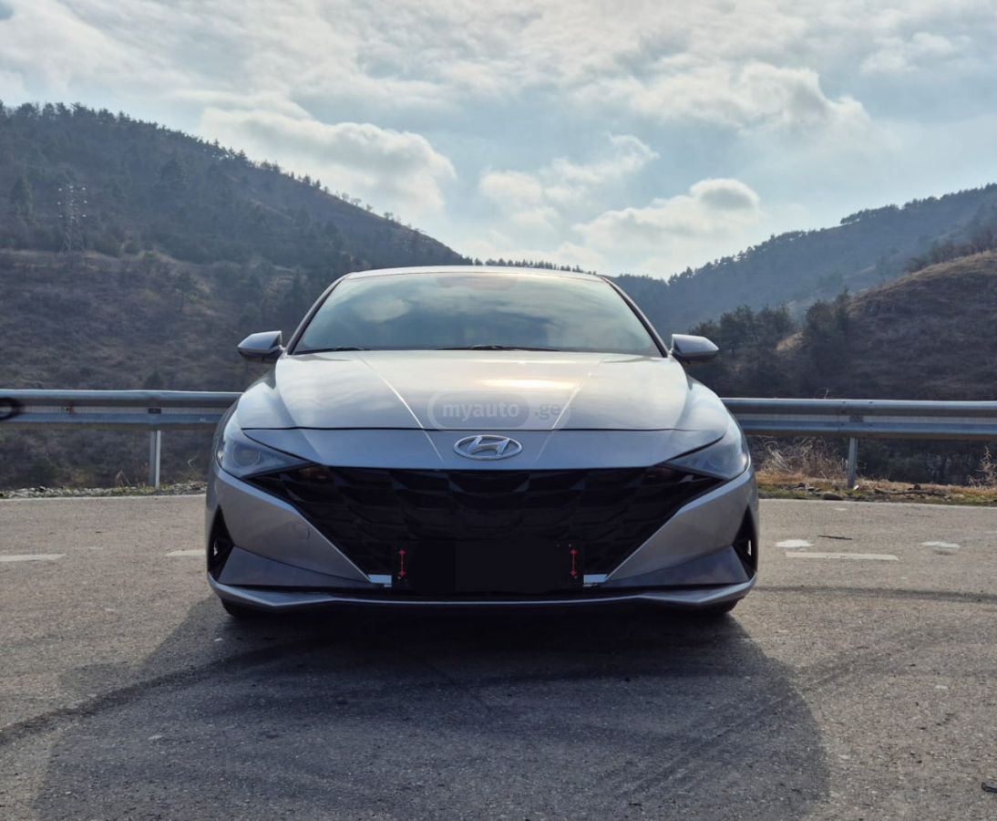 Hyundai Elantra 2022 — photo 2
