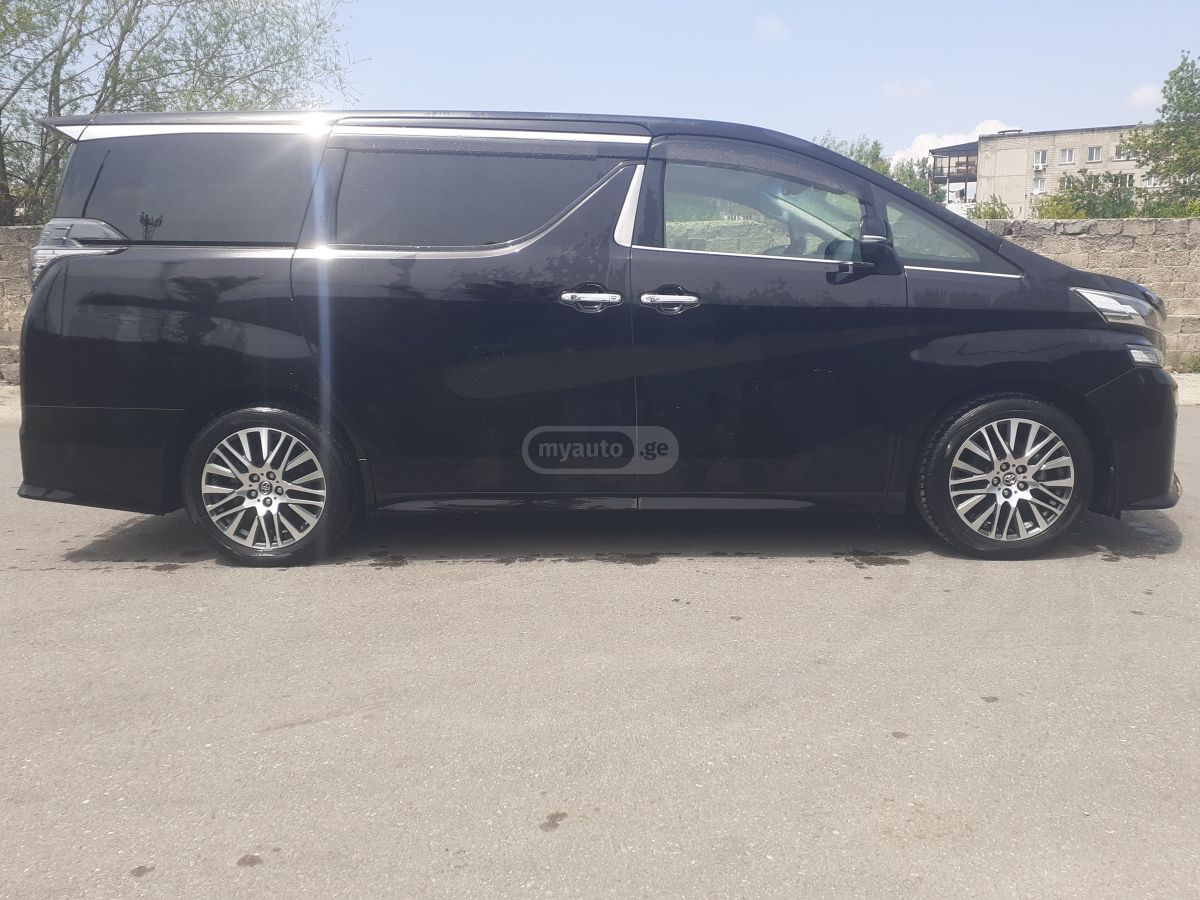 Toyota Vellfire 2018 — photo 2