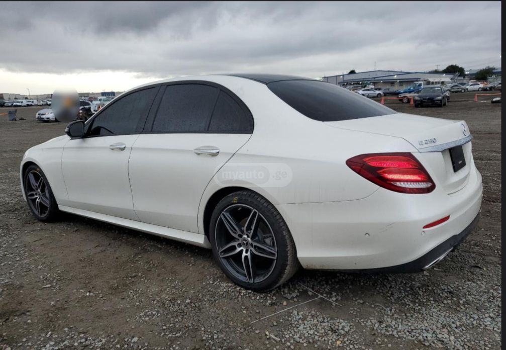 Mercedes-Benz E 350 2020 — photo 2