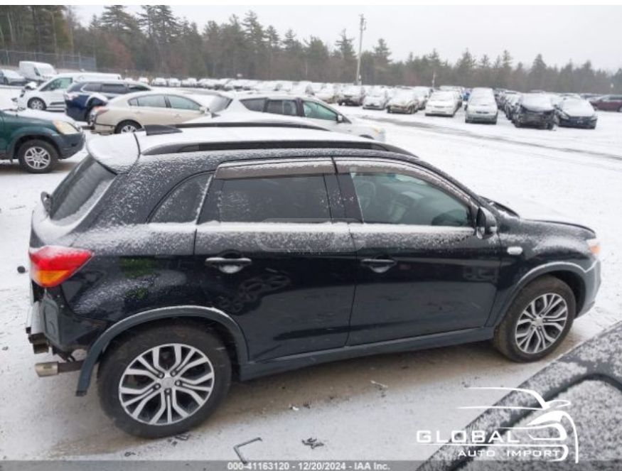 Mitsubishi Outlander Sport 2017 — photo 2
