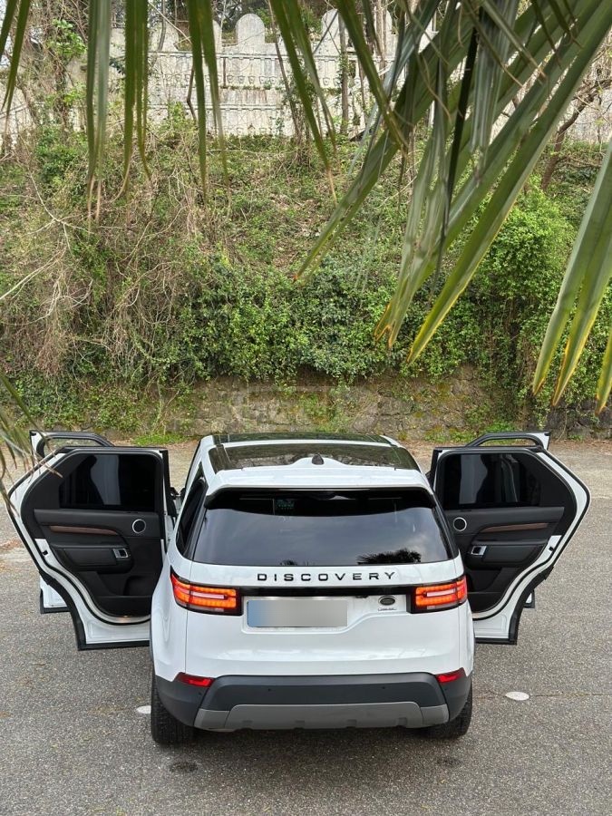 Land Rover Discovery 2018 — photo 2
