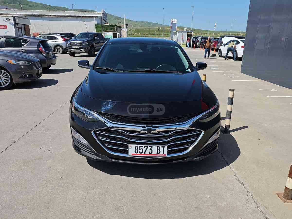 Chevrolet Malibu 2022 — photo 2