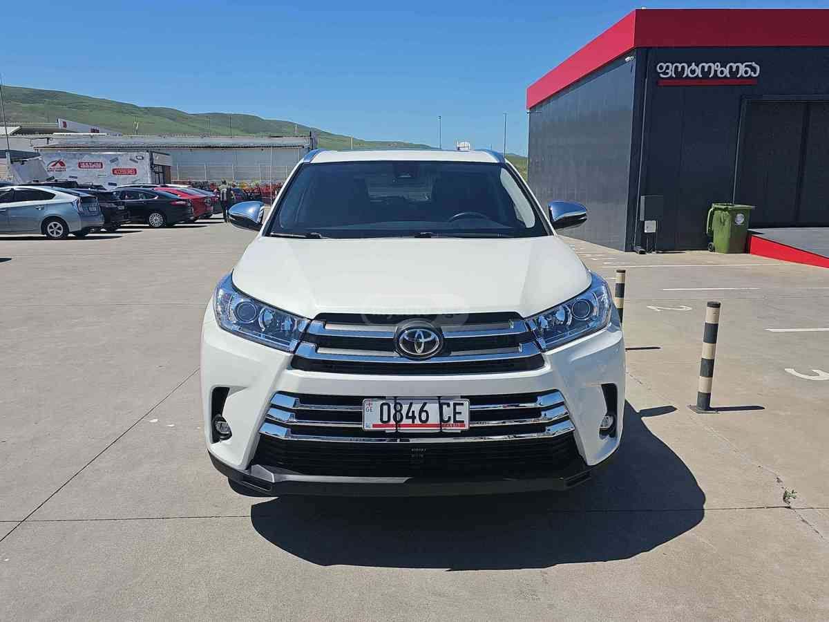 Toyota Highlander 2019 — photo 2