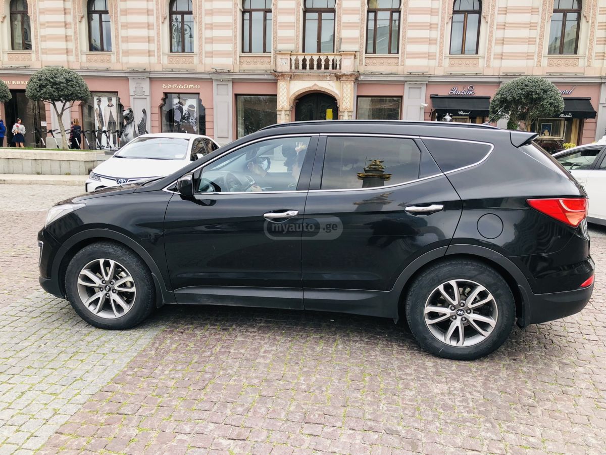 Hyundai Santa Fe 2012 — photo 2