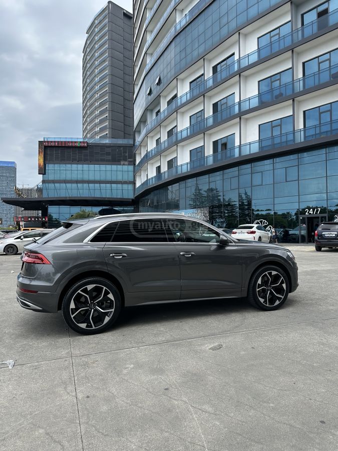 Audi Q8 2019 — photo 2