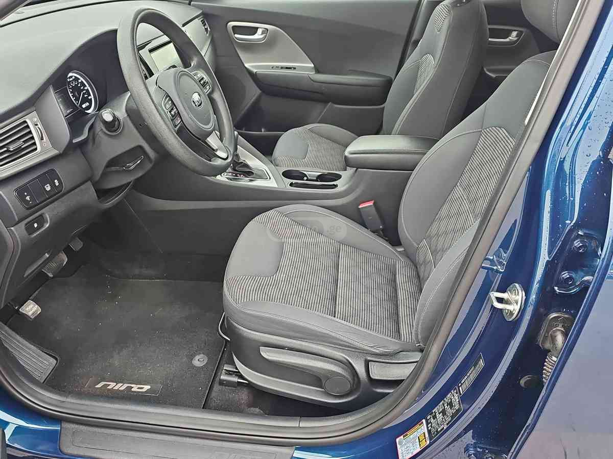 Kia Niro 2018 — photo 2