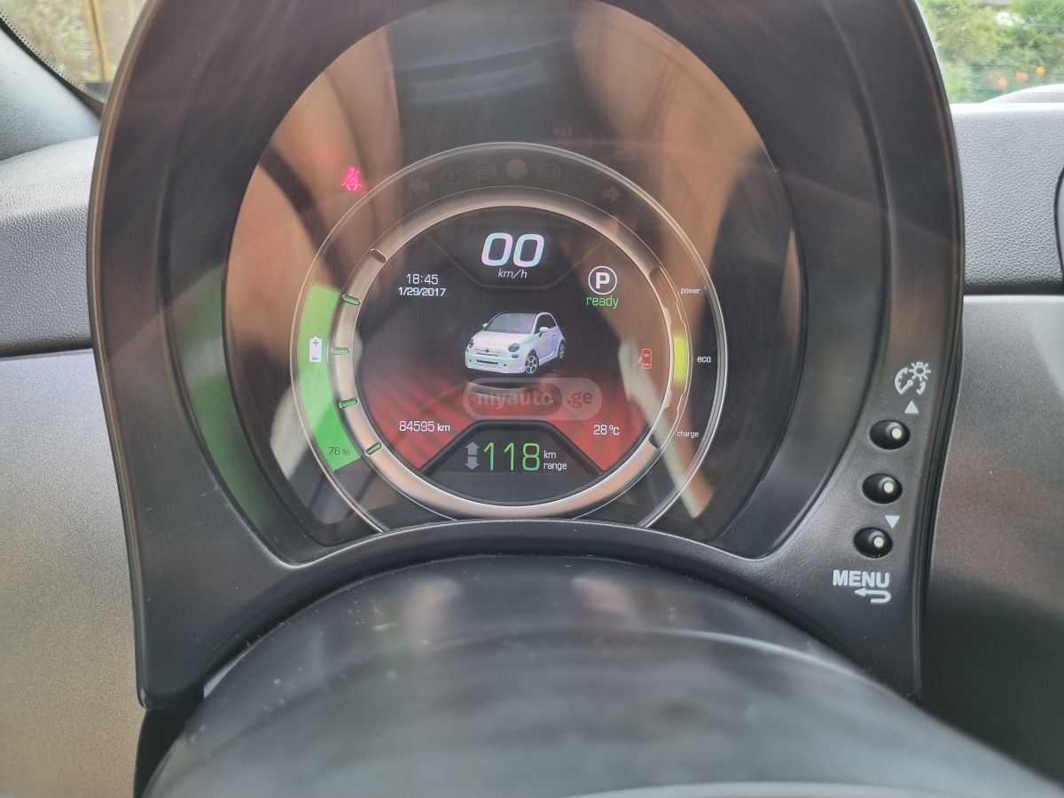 Fiat 500e 2018 — photo 2