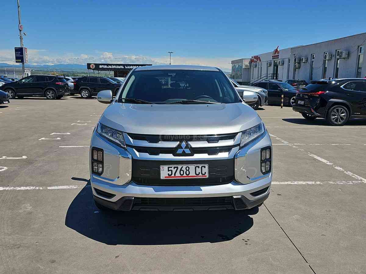 Mitsubishi Outlander 2021 — photo 2