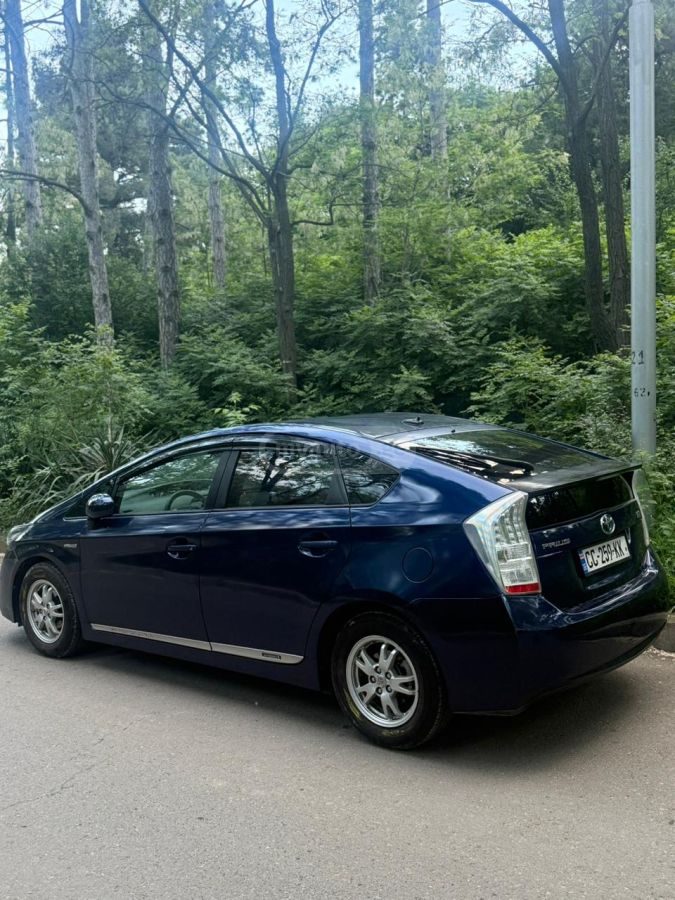 Toyota Prius 2011 — photo 2