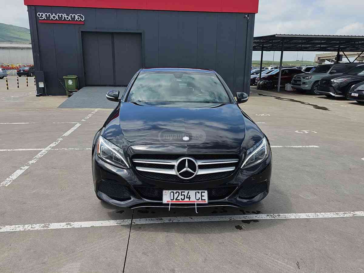 Mercedes-Benz C 300 2015 — photo 2